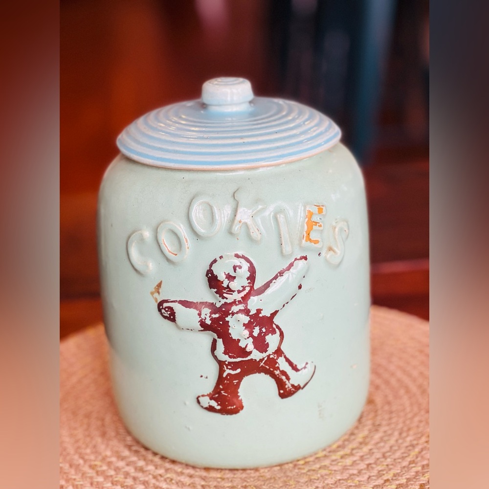 McCoy Pottery Vintage Blue Cookie Jar w Lid Gingerbread Man